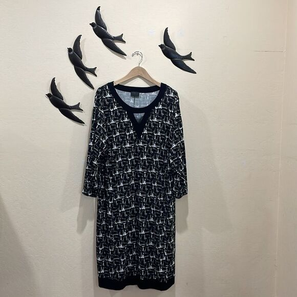 Q' neel Black & White Jersey Knit Abstract Bubble Dress - Plus Size 24 / 3X - Picture 12 of 12